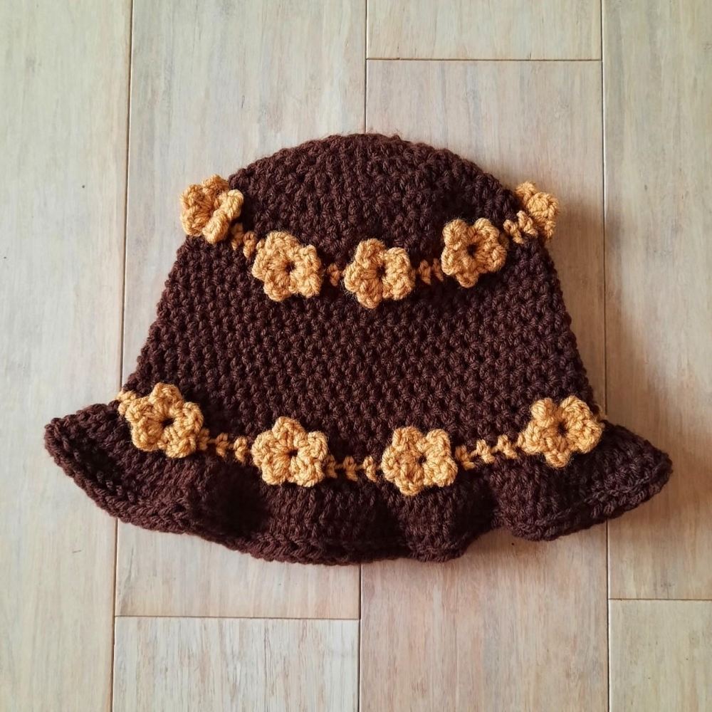 Crochet Flower Crown Bucket Hat (brown, gold)